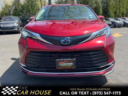 2023 Toyota Sienna XLE 8 Passenger