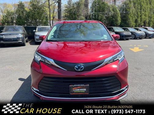 2023 Toyota Sienna XLE 8 Passenger