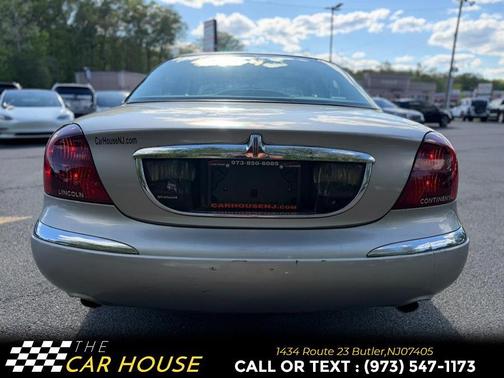 Gold 2001 Lincoln Continental