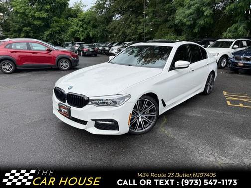 White 2018 BMW 540 i