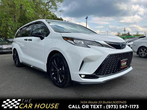 2022 Toyota Sienna XSE 7 Passenger