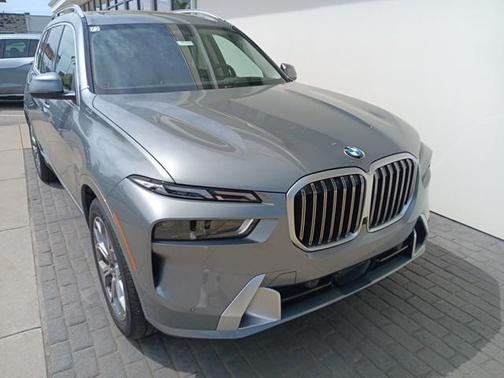 2025 BMW X7 xDrive40i