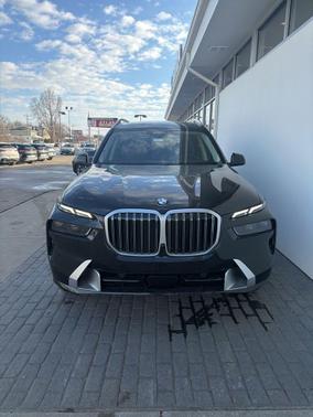 Black Sapphire Metallic 2026 BMW X7 xDrive40i