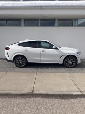 2023 BMW X6 xDrive40i