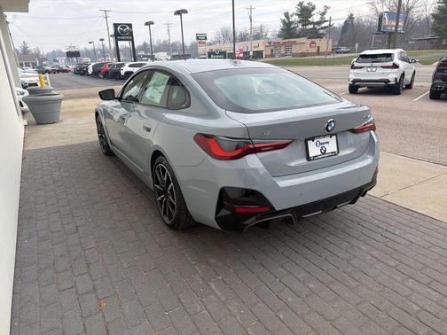 Brooklyn Grey Metallic 2026 BMW i4 Gran Coupe xDrive40