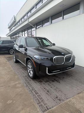 Black Sapphire Metallic 2026 BMW X5 PHEV xDrive50e SUV