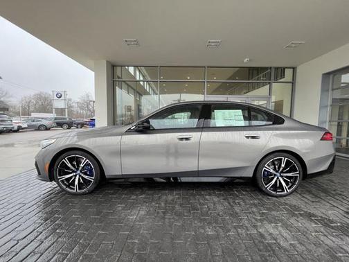 2024 BMW i5 M60