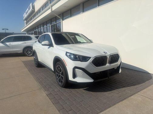 Alpine White 2026 BMW X2 xDrive28i SUV