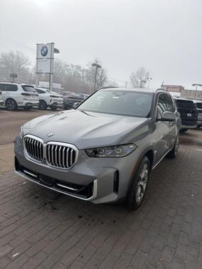 Skyscraper Grey Metallic 2026 BMW X5 xDrive40i