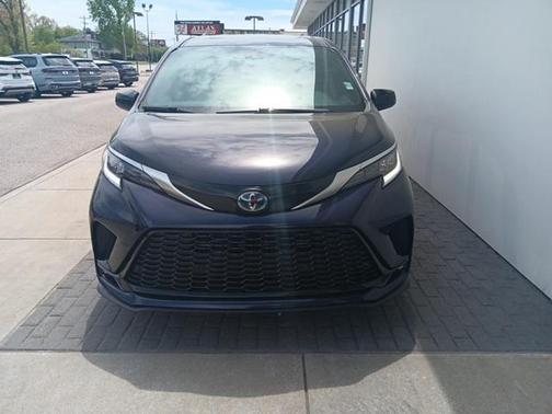 2021 Toyota Sienna XSE 7 Passenger