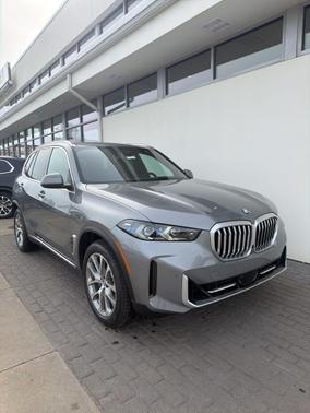 Skyscraper Grey Metallic 2026 BMW X5 xDrive40i SUV