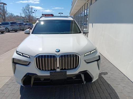 2025 BMW X7 xDrive40i