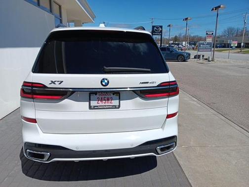 2025 BMW X7 xDrive40i