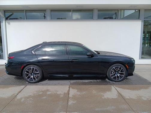 2023 BMW 760 i xDrive