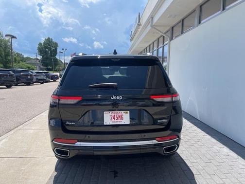 2022 Jeep Grand Cherokee Summit