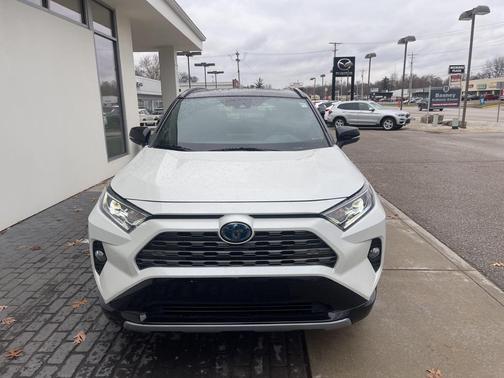 2020 Toyota RAV4 Hybrid SE