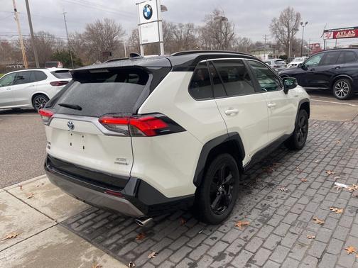 2020 Toyota RAV4 Hybrid SE
