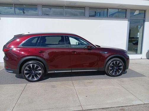 2024 Mazda CX-90 PHEV Premium Plus