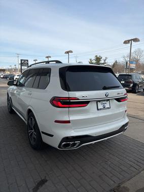 2026 BMW X7 M60i