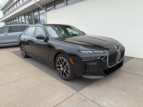 Black Sapphire Metallic 2025 BMW 760 xDrive