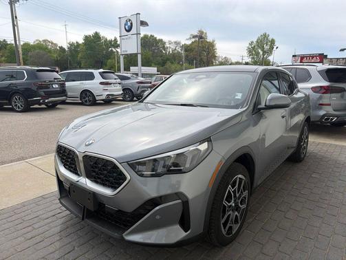 Skyscraper Grey Metallic 2025 BMW X2 xDrive28i