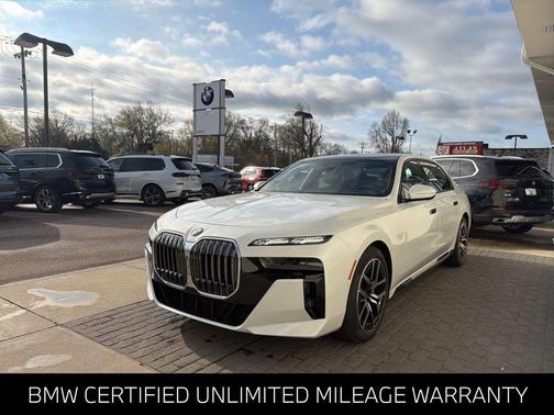 Mineral White Metallic 2024 BMW 760 xDrive