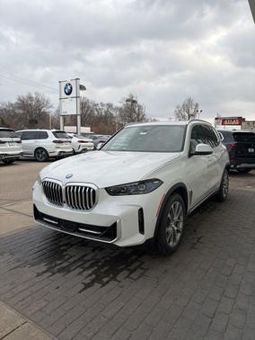 Mineral White Metallic 2026 BMW X5 xDrive50e