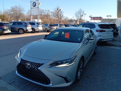 2024 Lexus ES 300h Ultra Luxury