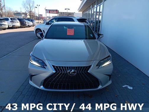 2024 Lexus ES 300h Ultra Luxury