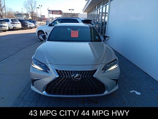 2024 Lexus ES 300h Ultra Luxury