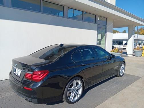 2013 BMW 750 i xDrive