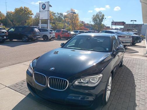 2013 BMW 750 i xDrive