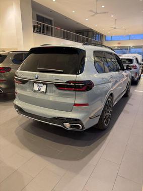 Brooklyn Grey Metallic 2026 BMW X7 xDrive40i