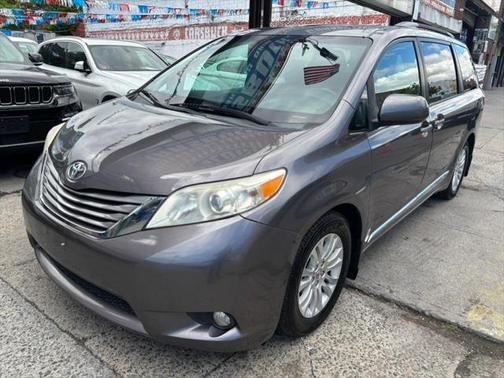 2015 Toyota Sienna XLE Premium