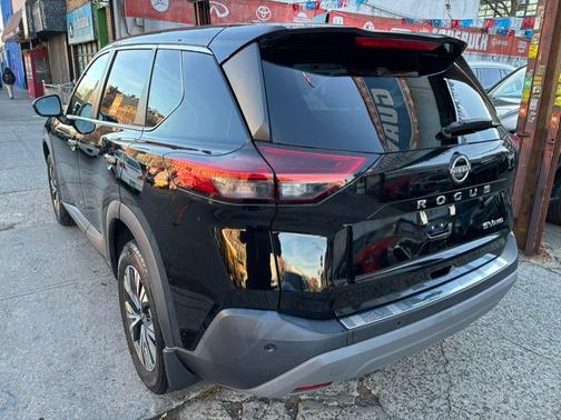 2022 Nissan Rogue SV