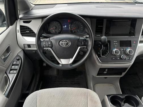 2015 Toyota Sienna LE