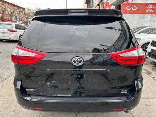2015 Toyota Sienna LE