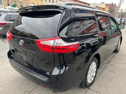 2015 Toyota Sienna LE