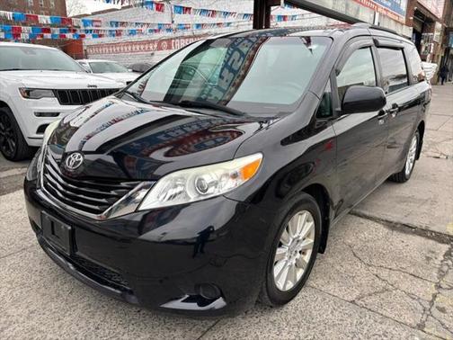 2015 Toyota Sienna LE