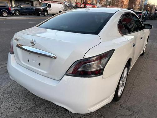 2014 Nissan Maxima SV
