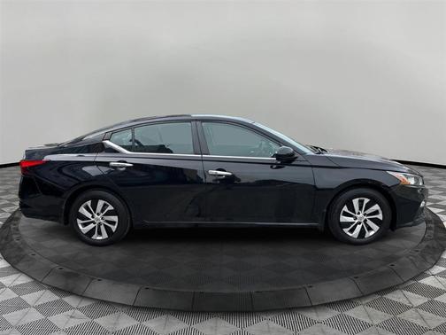 Super Black 2019 Nissan Altima 2.5 S