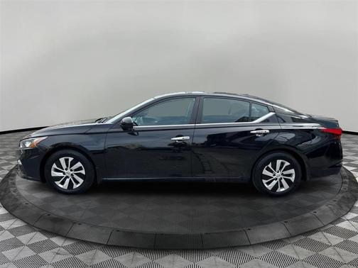 Super Black 2019 Nissan Altima 2.5 S
