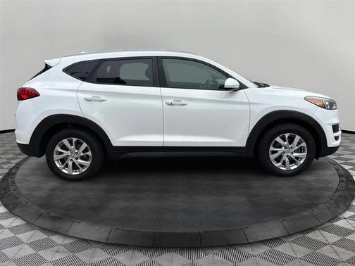 Dazzling White 2019 Hyundai TUCSON Value