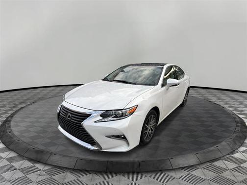 Eminent White Pearl 2016 Lexus ES 350 Base