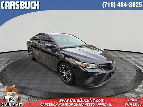 Midnight Black Metallic 2018 Toyota Camry SE