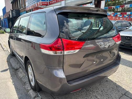 2014 Toyota Sienna L