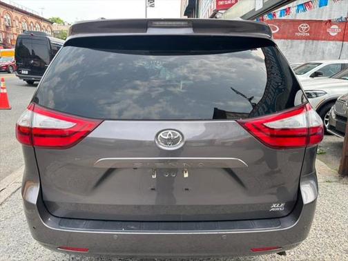 2015 Toyota Sienna XLE Premium