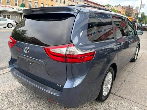 2015 Toyota Sienna XLE