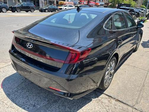2022 Hyundai SONATA SEL