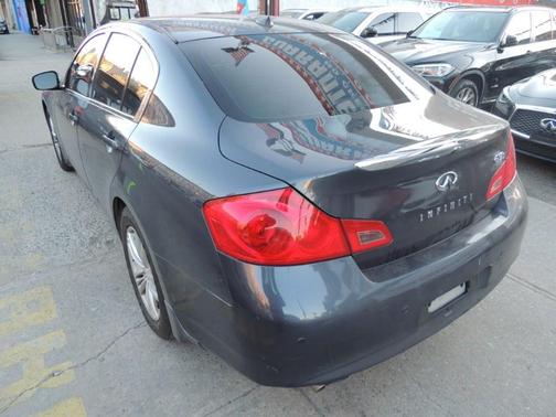 2010 INFINITI G37x Base